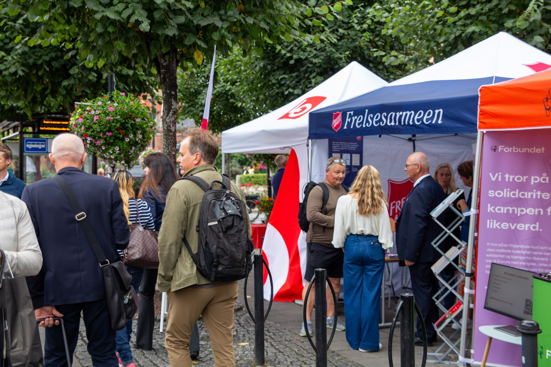 På stand med Frelsesarmeen