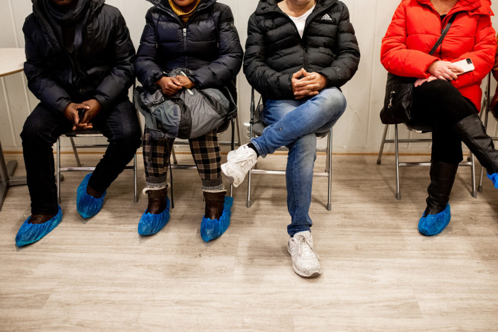 Kø for julegavekort hos Frelsesarmeen.