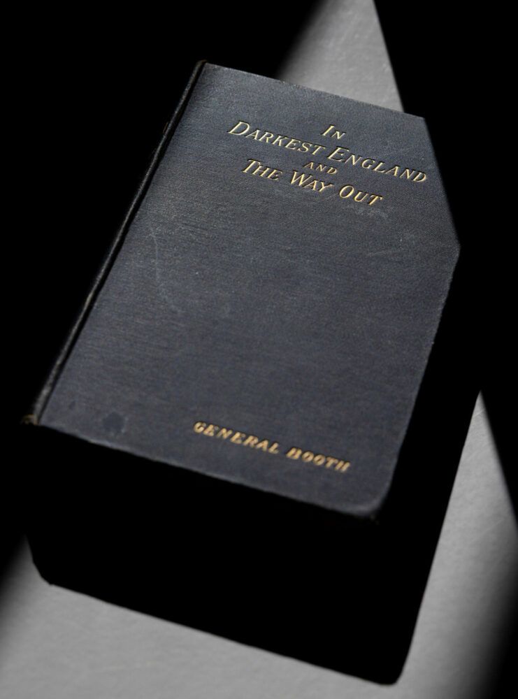 Darkest England MR T7 A1965 nett